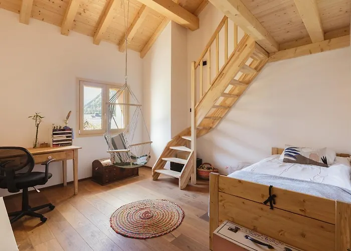 Benoit - Modern 8 Pax Free Parking Mountain View - By Cozee