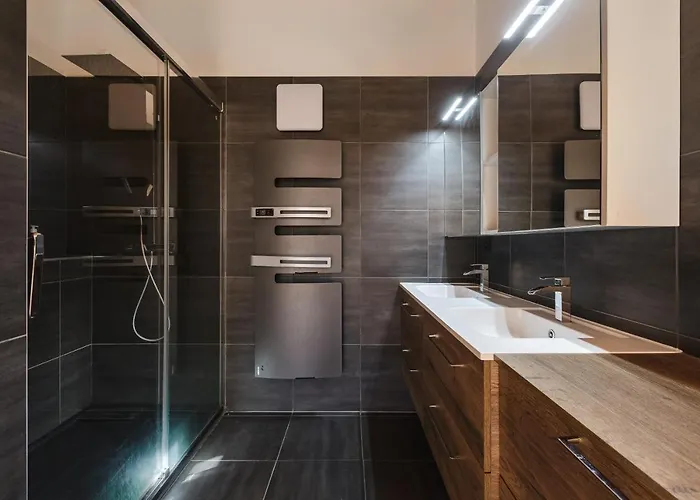 Benoit - Modern 8 Pax Free Parking Mountain View - By Cozee شاليه *