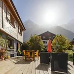 Шале Benoit - Modern 8 Pax Free Parking Mountain View - By Cozee Шамони