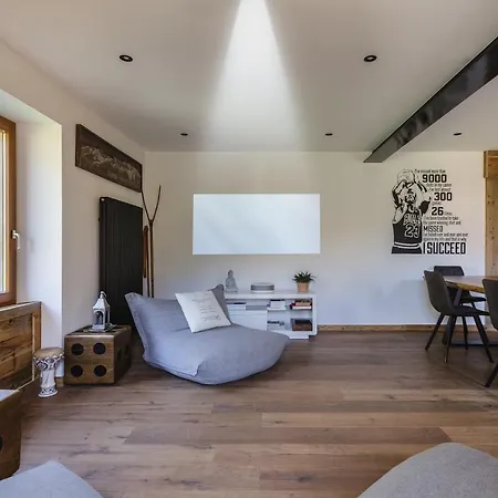 Benoit - Modern 8 Pax Free Parking Mountain View - By Cozee * 霞慕尼