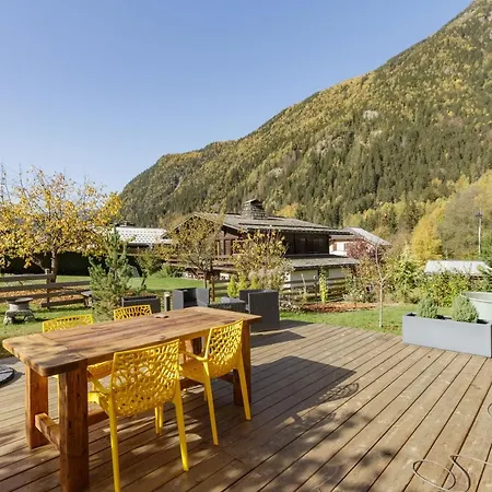 Benoit - Modern 8 Pax Free Parking Mountain View - By Cozee Chalet Chamonix