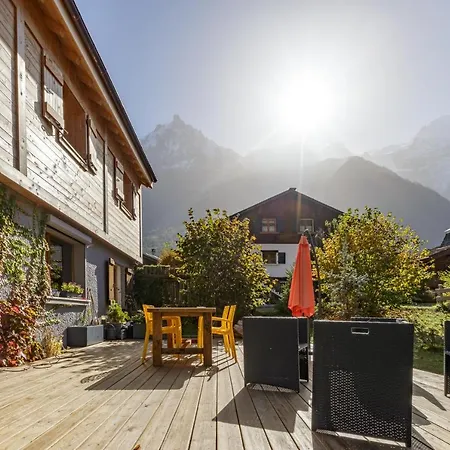 Chalet Benoit - Modern 8 Pax Free Parking Mountain View - By Cozee Chamonix