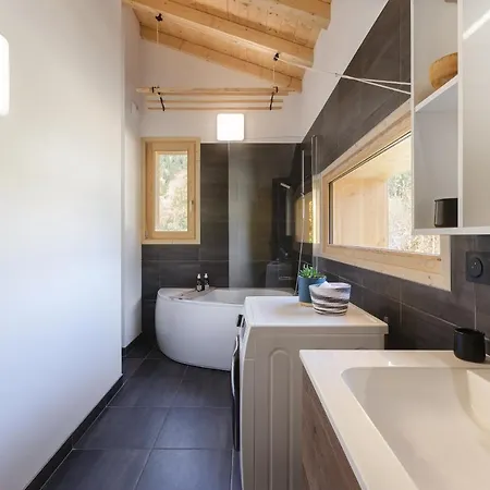 Benoit - Modern 8 Pax Free Parking Mountain View - By Cozee * Chamonix