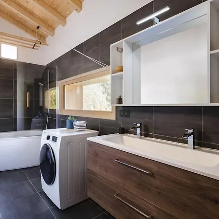 木屋 Benoit - Modern 8 Pax Free Parking Mountain View - By Cozee 霞慕尼