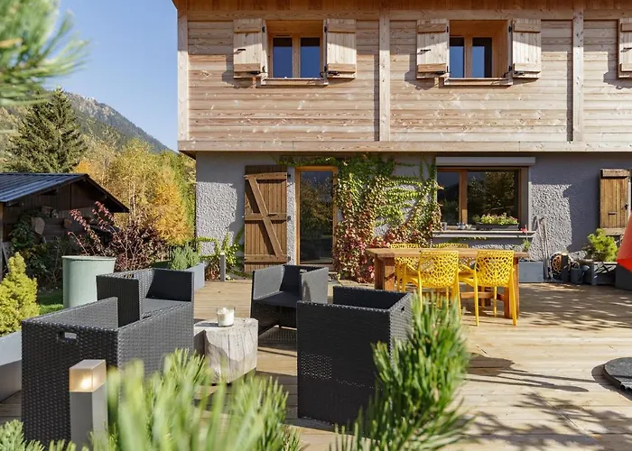 Benoit - Modern 8 Pax Free Parking Mountain View - By Cozee Chalet *