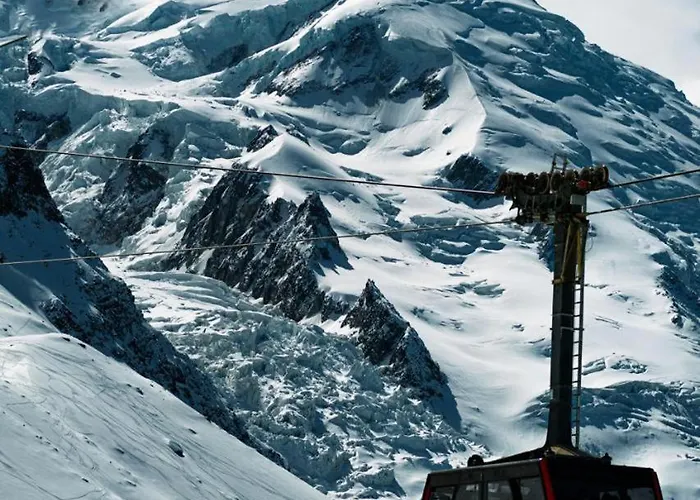 Chalet Benoit - Modern 8 Pax Free Parking Mountain View - By Cozee