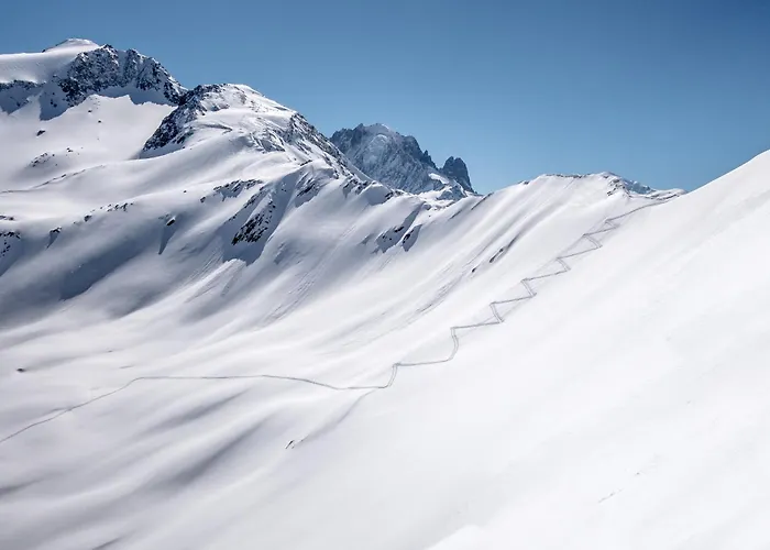 Benoit - Modern 8 Pax Free Parking Mountain View - By Cozee Chalet *