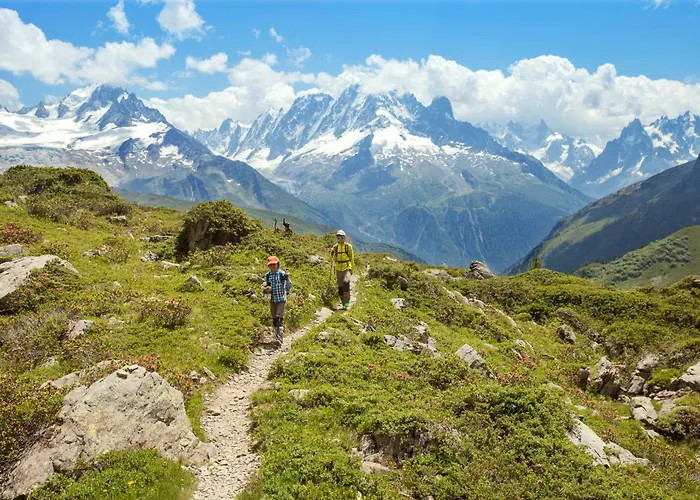 Benoit - Modern 8 Pax Free Parking Mountain View - By Cozee Chalet Chamonix