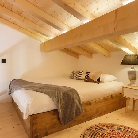 Benoit - Modern 8 Pax Free Parking Mountain View - By Cozee Chamonix Mont Blanc