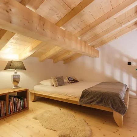 Benoit - Modern 8 Pax Free Parking Mountain View - By Cozee Chamonix Mont Blanc